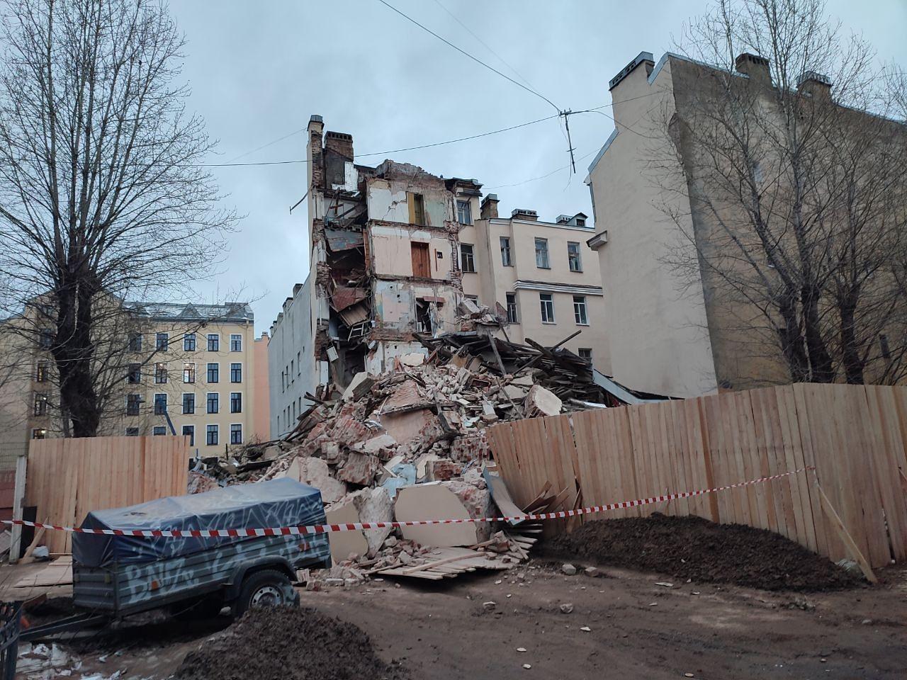 Последнего жильца дома на Гороховой уговорили переехать за несколько часов  до обрушения